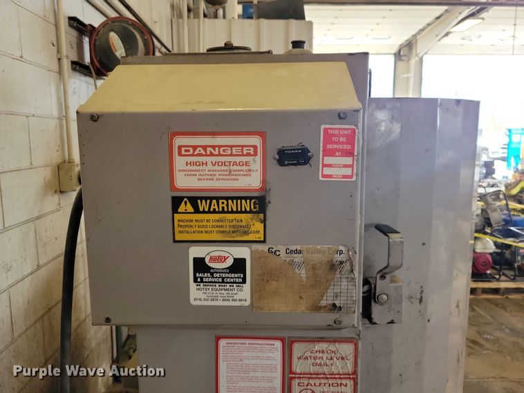 image for item DZ7000 1999 Hotsy 7520A parts washer