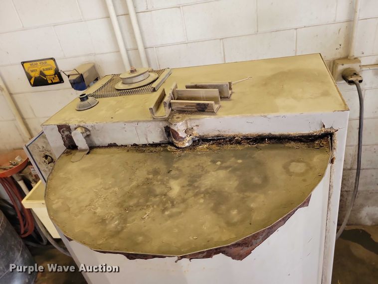 image for item DZ7000 1999 Hotsy 7520A parts washer