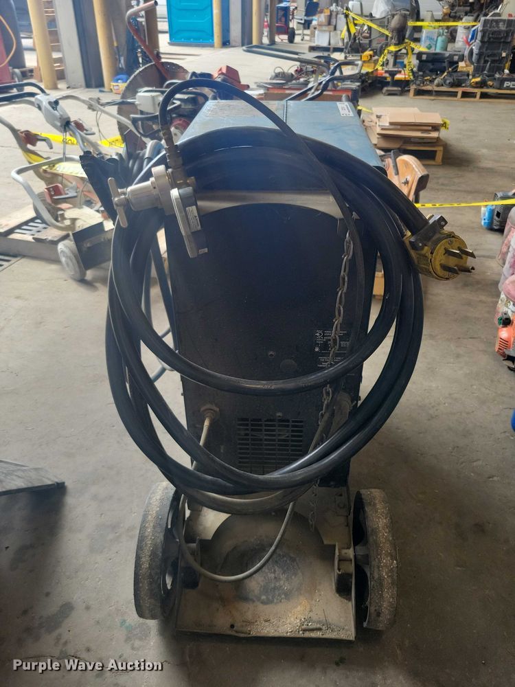 image for item DZ7010 Miller Millermatic 350 welder