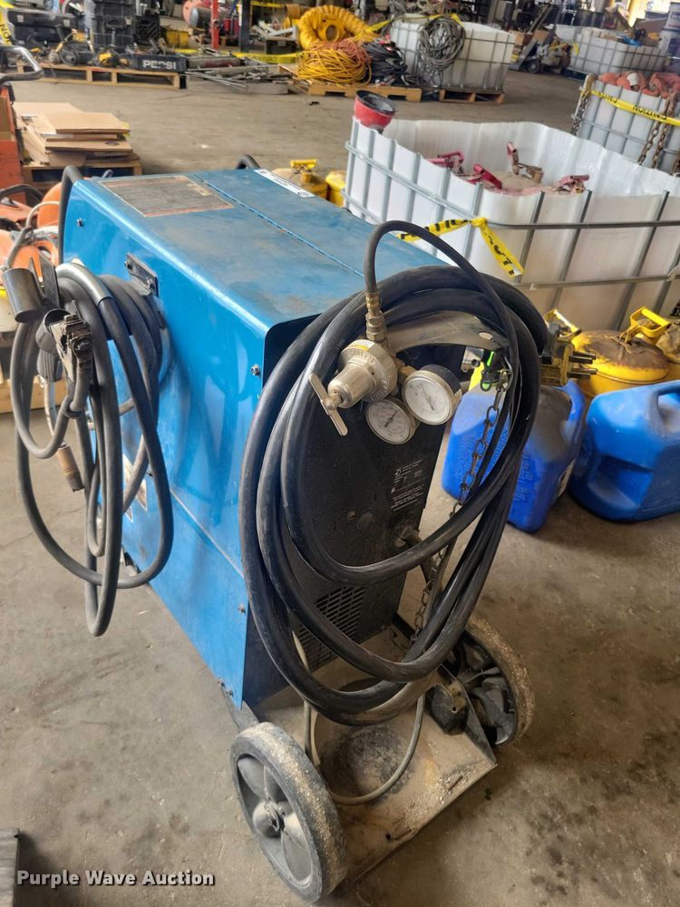 image for item DZ7010 Miller Millermatic 350 welder