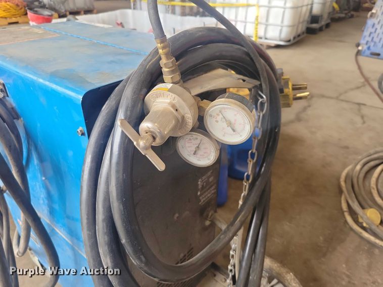 image for item DZ7010 Miller Millermatic 350 welder