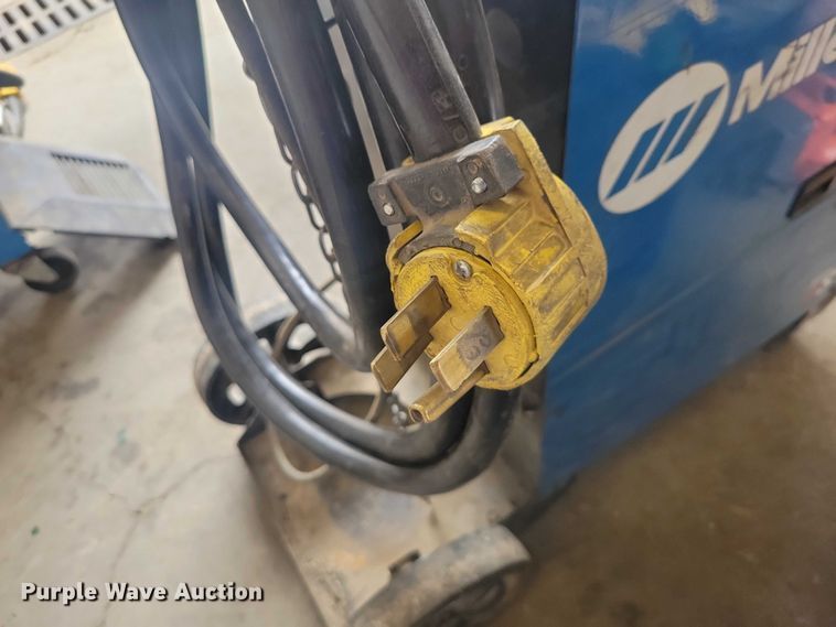 image for item DZ7010 Miller Millermatic 350 welder