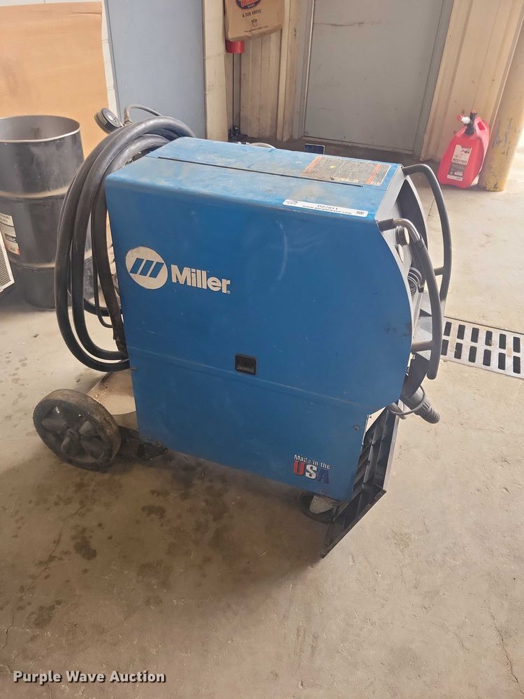 image for item DZ7011 Miller Millermatic 350 welder