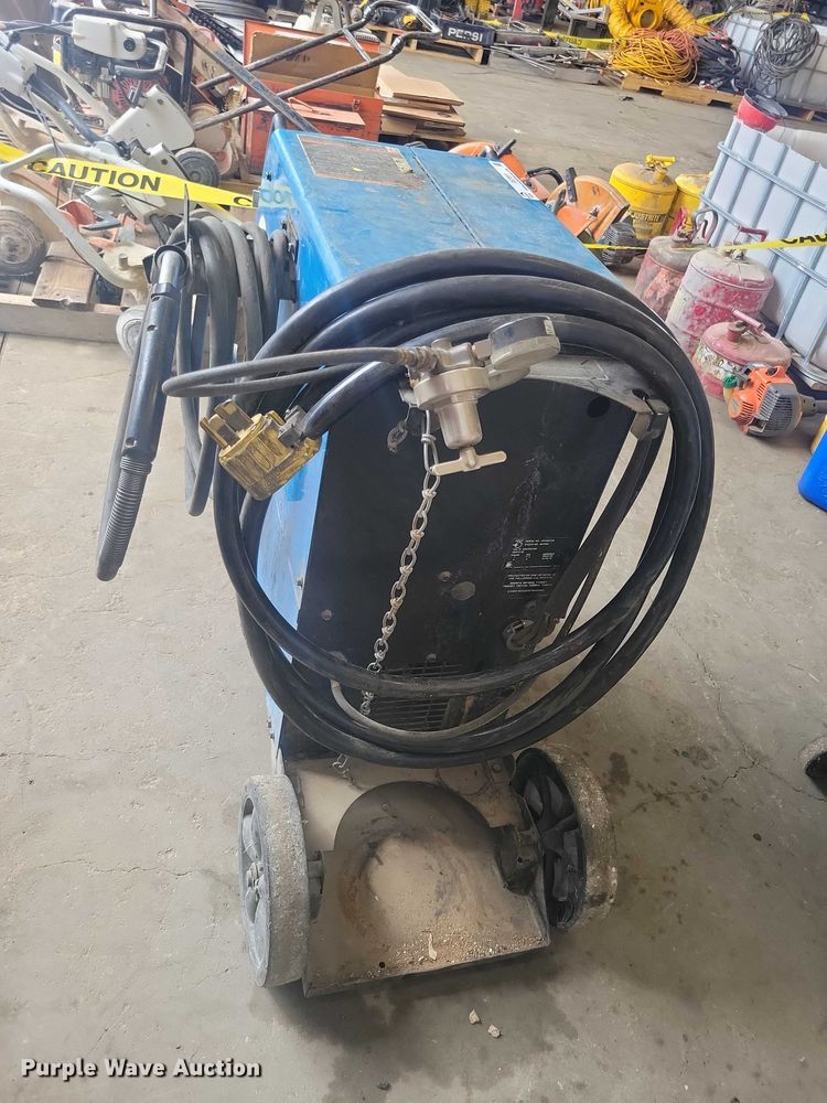 image for item DZ7011 Miller Millermatic 350 welder