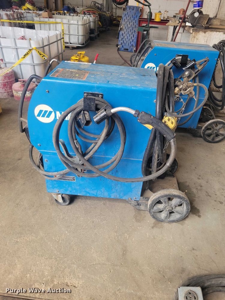 image for item DZ7011 Miller Millermatic 350 welder