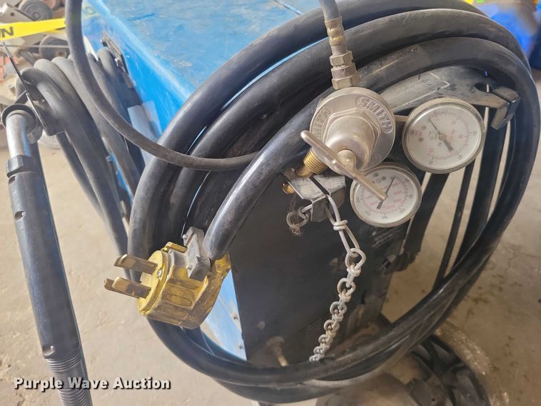 image for item DZ7011 Miller Millermatic 350 welder