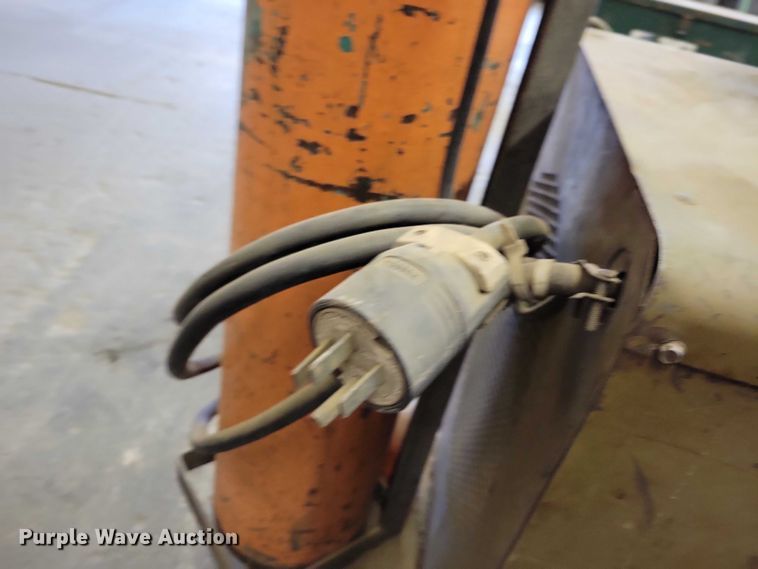 image for item DZ7014 Hobart Mega Mig 650 welder/generator