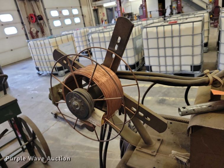 image for item DZ7014 Hobart Mega Mig 650 welder/generator