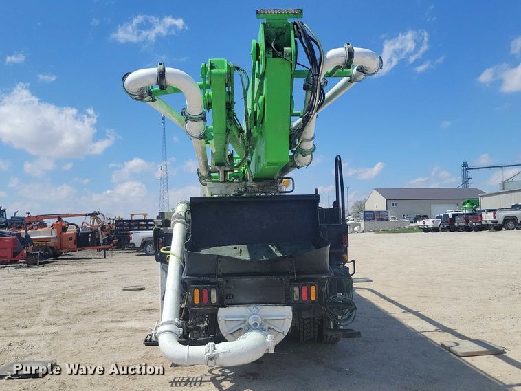 image for item DZ7029 2007 Mack MR690S concrete pump truck