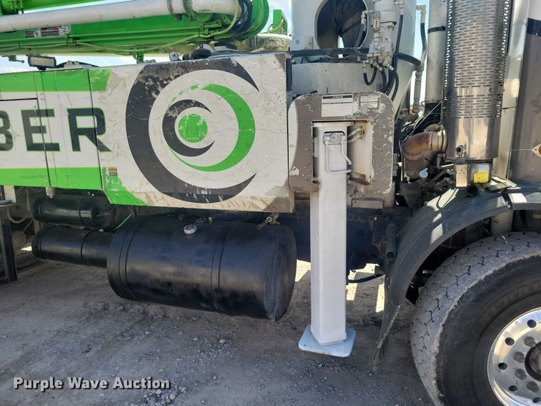 image for item DZ7029 2007 Mack MR690S concrete pump truck