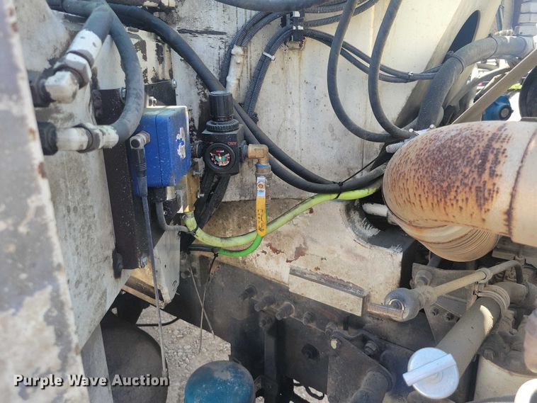 image for item DZ7029 2007 Mack MR690S concrete pump truck