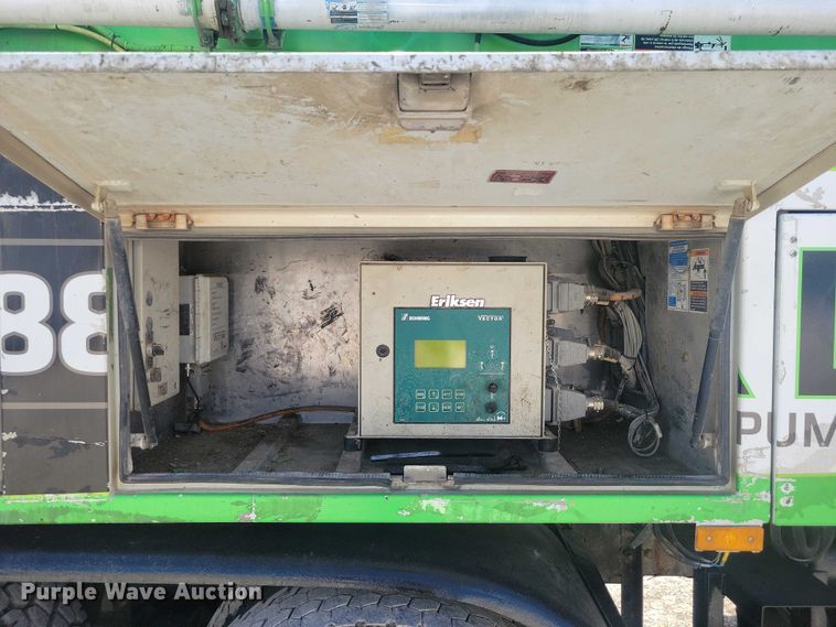 image for item DZ7029 2007 Mack MR690S concrete pump truck