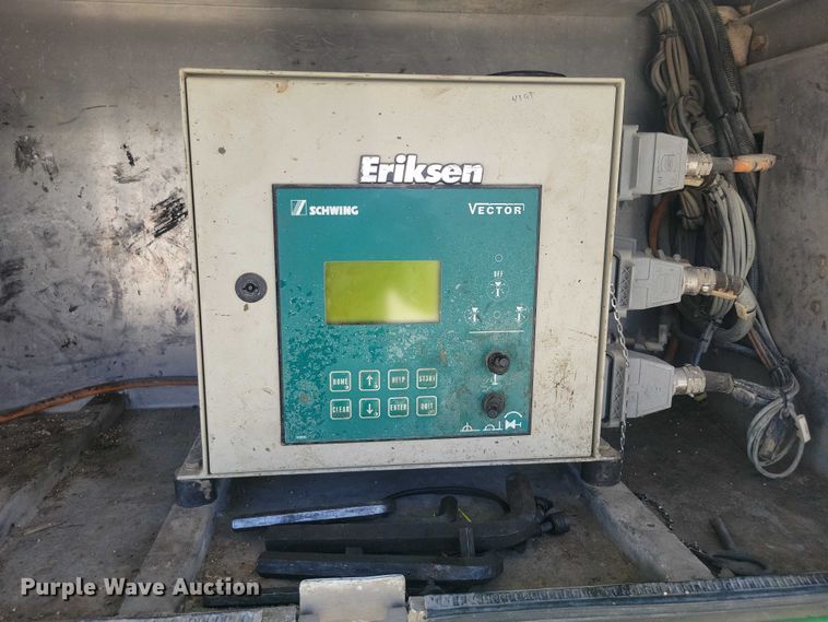 image for item DZ7029 2007 Mack MR690S concrete pump truck