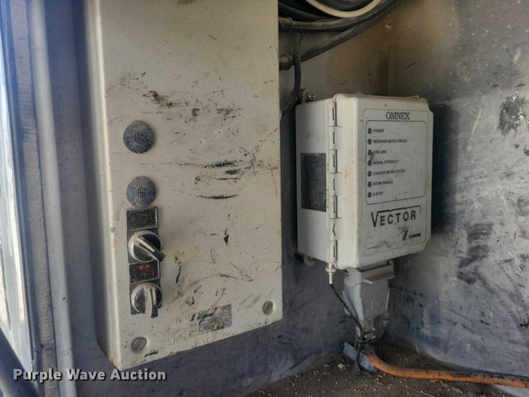 image for item DZ7029 2007 Mack MR690S concrete pump truck