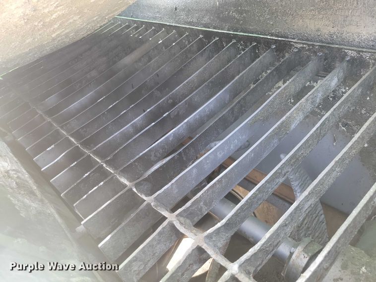 image for item DZ7029 2007 Mack MR690S concrete pump truck