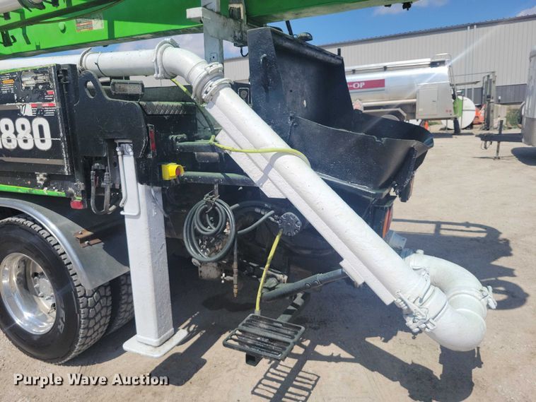 image for item DZ7029 2007 Mack MR690S concrete pump truck