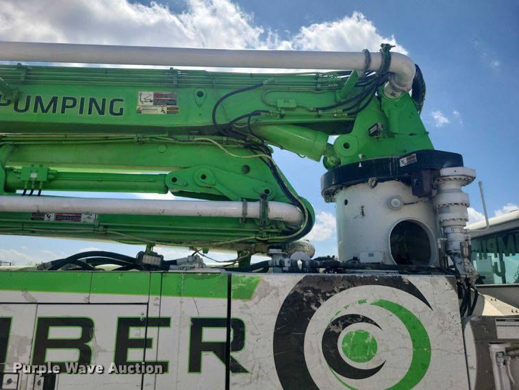 image for item DZ7029 2007 Mack MR690S concrete pump truck