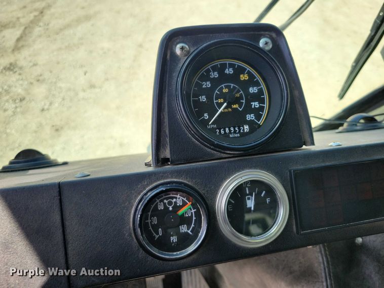 image for item DZ7029 2007 Mack MR690S concrete pump truck