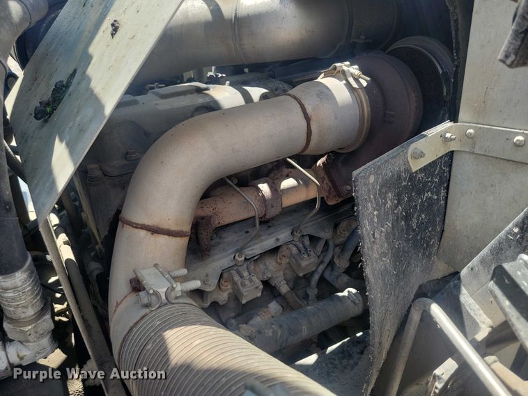 image for item DZ7029 2007 Mack MR690S concrete pump truck