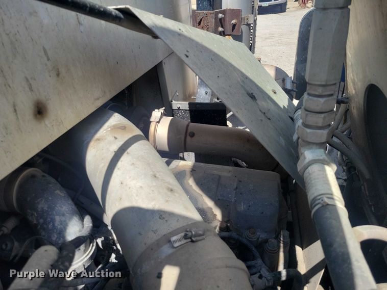 image for item DZ7029 2007 Mack MR690S concrete pump truck