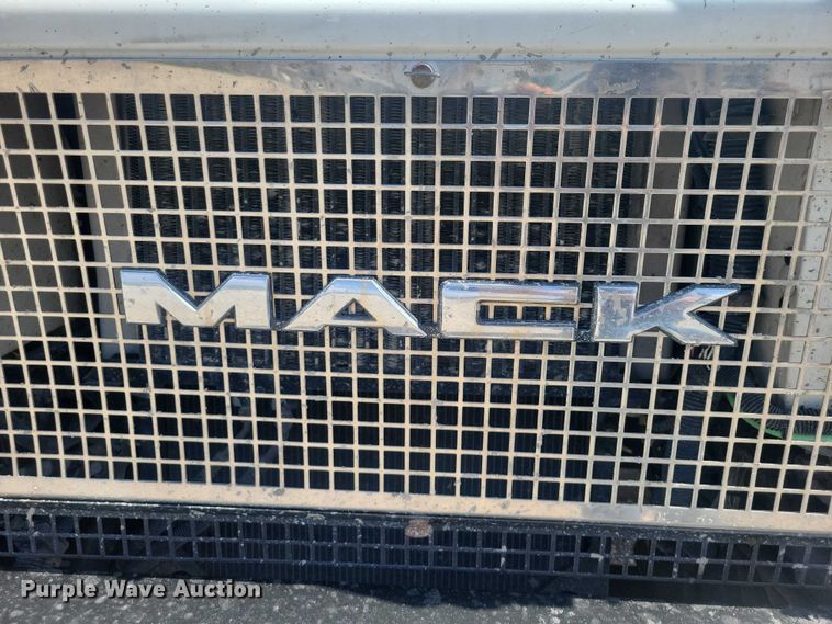 image for item DZ7029 2007 Mack MR690S concrete pump truck