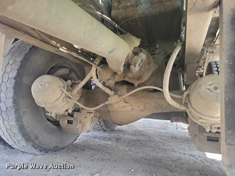 image for item DZ7029 2007 Mack MR690S concrete pump truck