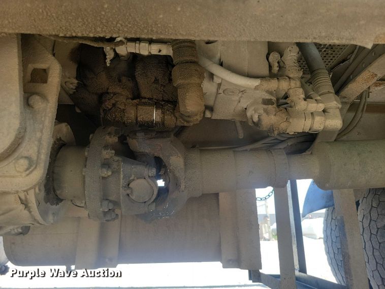 image for item DZ7029 2007 Mack MR690S concrete pump truck