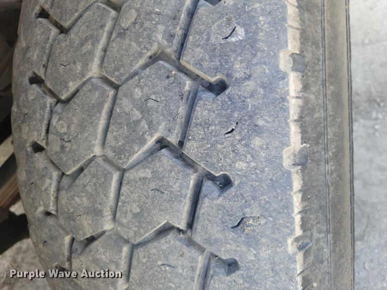 image for item DZ7029 2007 Mack MR690S concrete pump truck