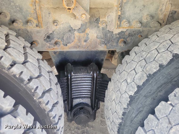 image for item DZ7029 2007 Mack MR690S concrete pump truck