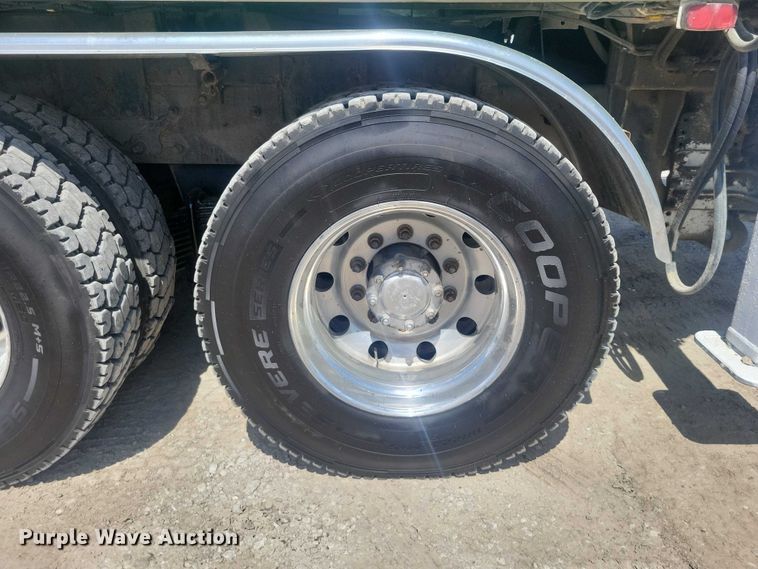 image for item DZ7029 2007 Mack MR690S concrete pump truck