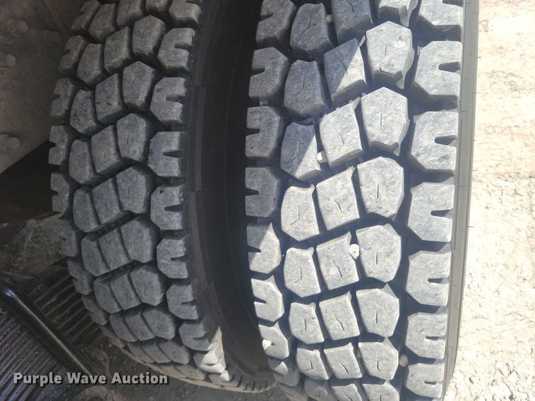 image for item DZ7029 2007 Mack MR690S concrete pump truck