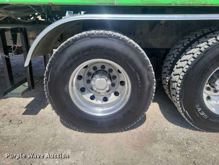 image for item DZ7029 2007 Mack MR690S concrete pump truck