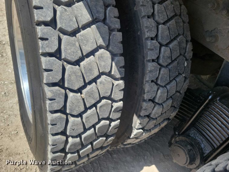 image for item DZ7029 2007 Mack MR690S concrete pump truck