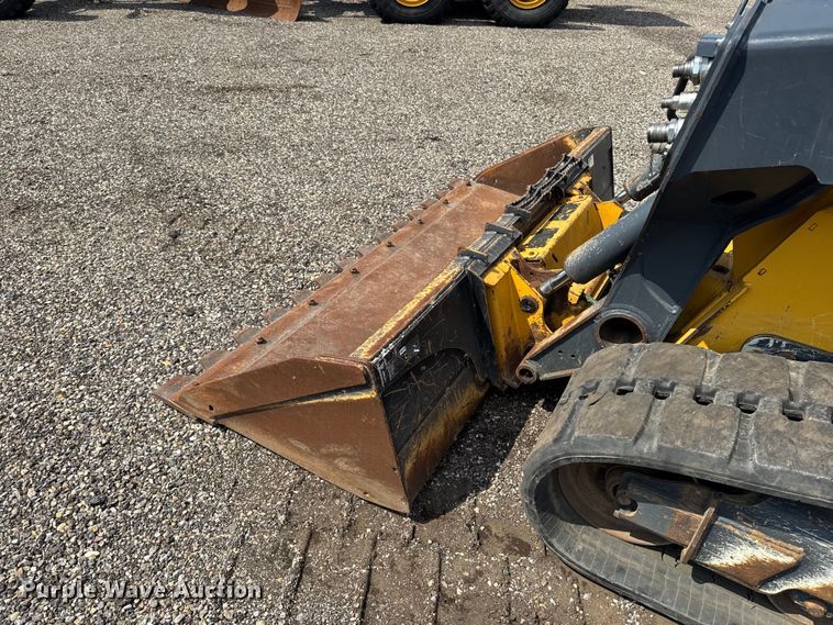 image for item EA2331 2022 John Deere 331G tracked skid steer loader