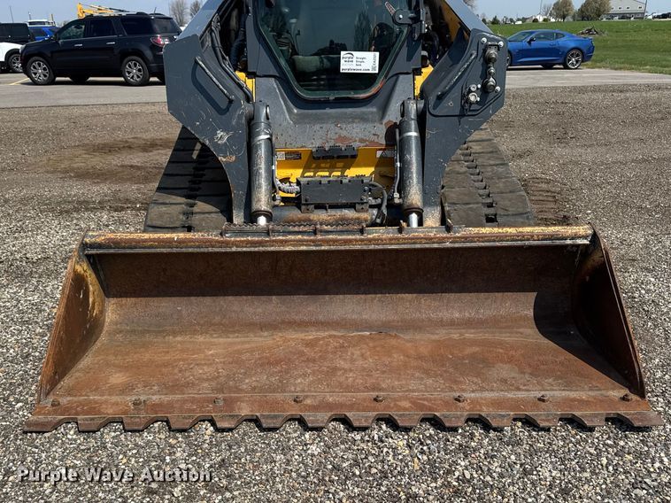 image for item EA2331 2022 John Deere 331G tracked skid steer loader