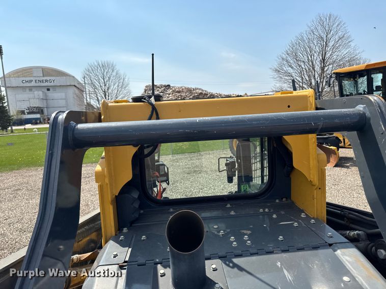 image for item EA2331 2022 John Deere 331G tracked skid steer loader