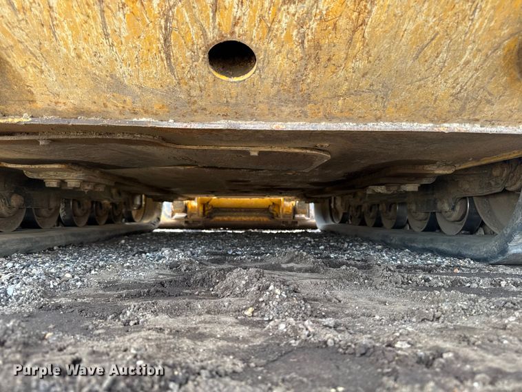 image for item EA2331 2022 John Deere 331G tracked skid steer loader