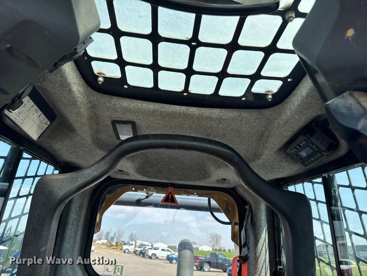 image for item EA2331 2022 John Deere 331G tracked skid steer loader