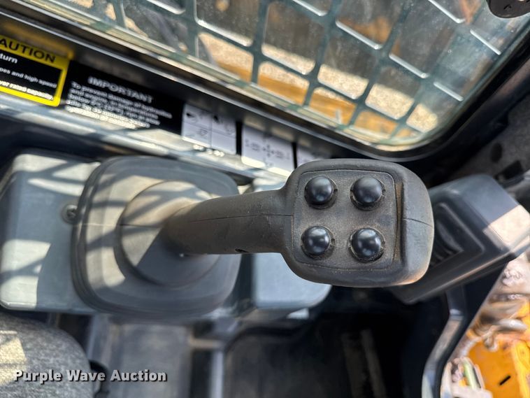 image for item EA2331 2022 John Deere 331G tracked skid steer loader