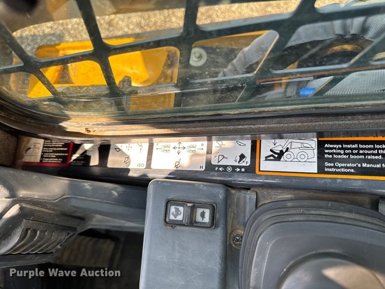 image for item EA2331 2022 John Deere 331G tracked skid steer loader