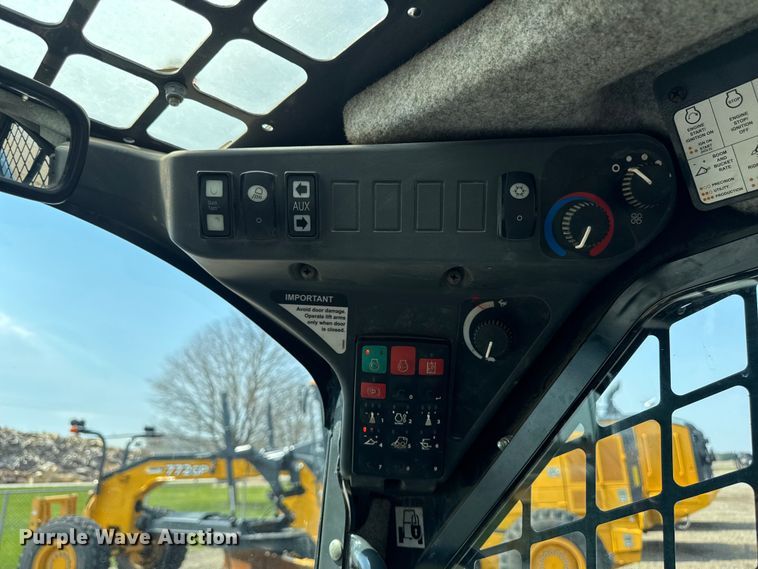 image for item EA2331 2022 John Deere 331G tracked skid steer loader