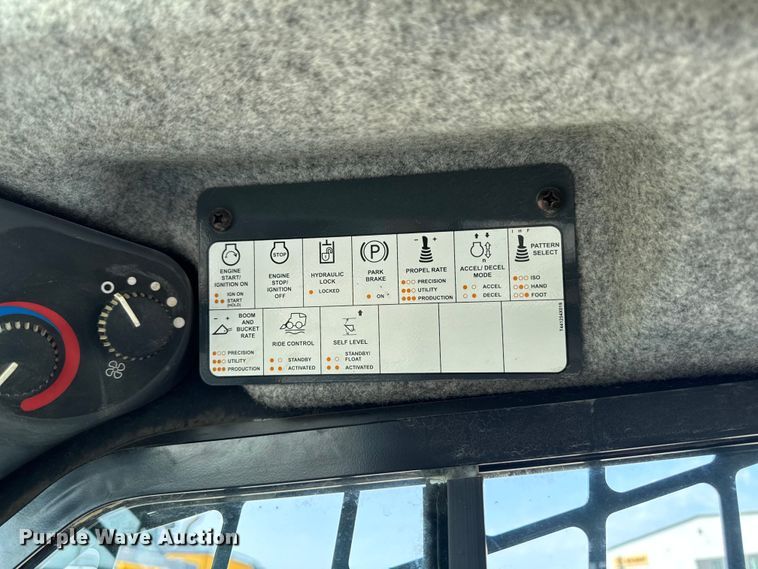 image for item EA2331 2022 John Deere 331G tracked skid steer loader