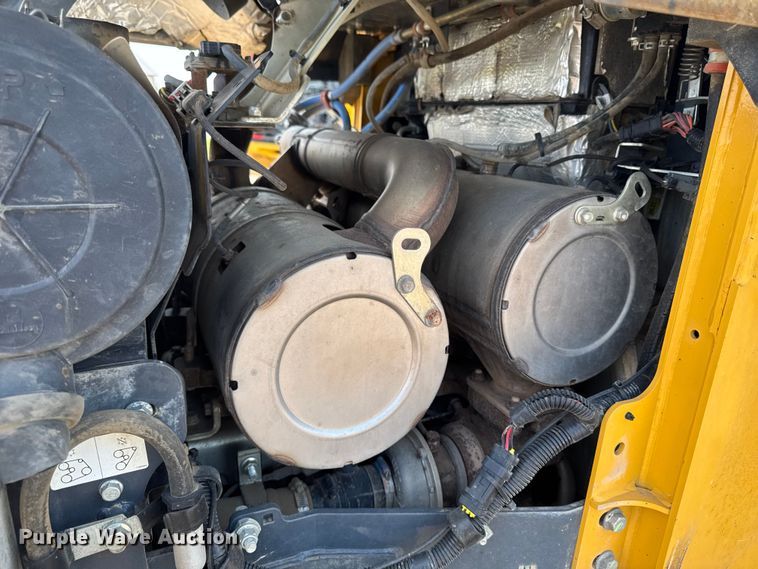 image for item EA2331 2022 John Deere 331G tracked skid steer loader