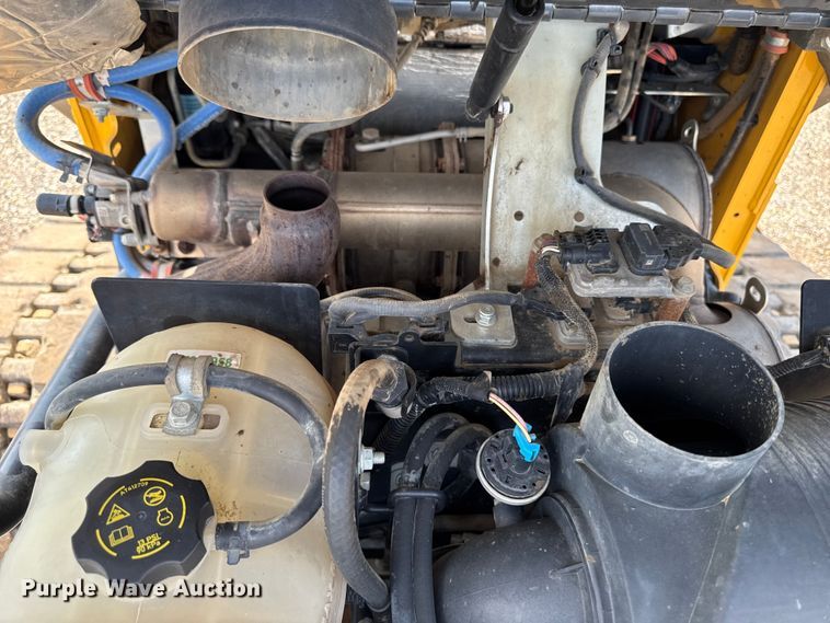 image for item EA2331 2022 John Deere 331G tracked skid steer loader