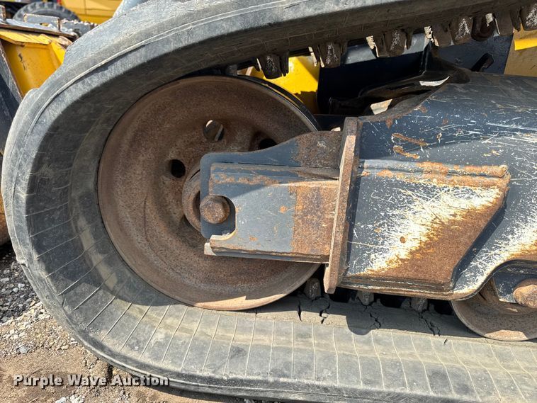 image for item EA2331 2022 John Deere 331G tracked skid steer loader