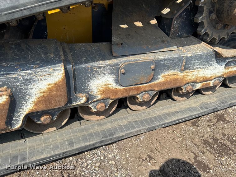 image for item EA2331 2022 John Deere 331G tracked skid steer loader