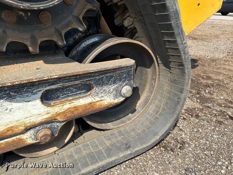 image for item EA2331 2022 John Deere 331G tracked skid steer loader