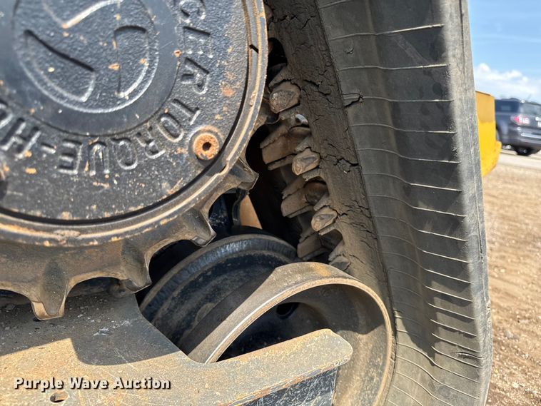 image for item EA2331 2022 John Deere 331G tracked skid steer loader