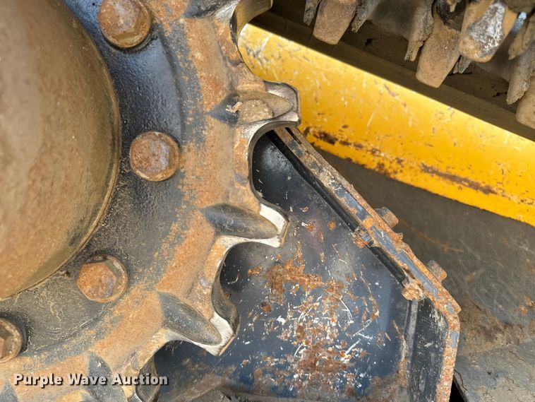 image for item EA2331 2022 John Deere 331G tracked skid steer loader