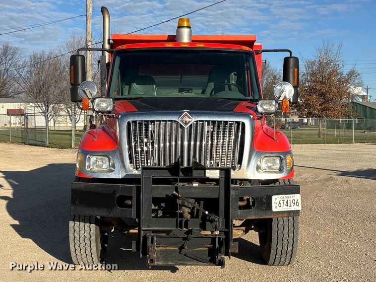 image for item EA4680 2007 International 7500 dump truck